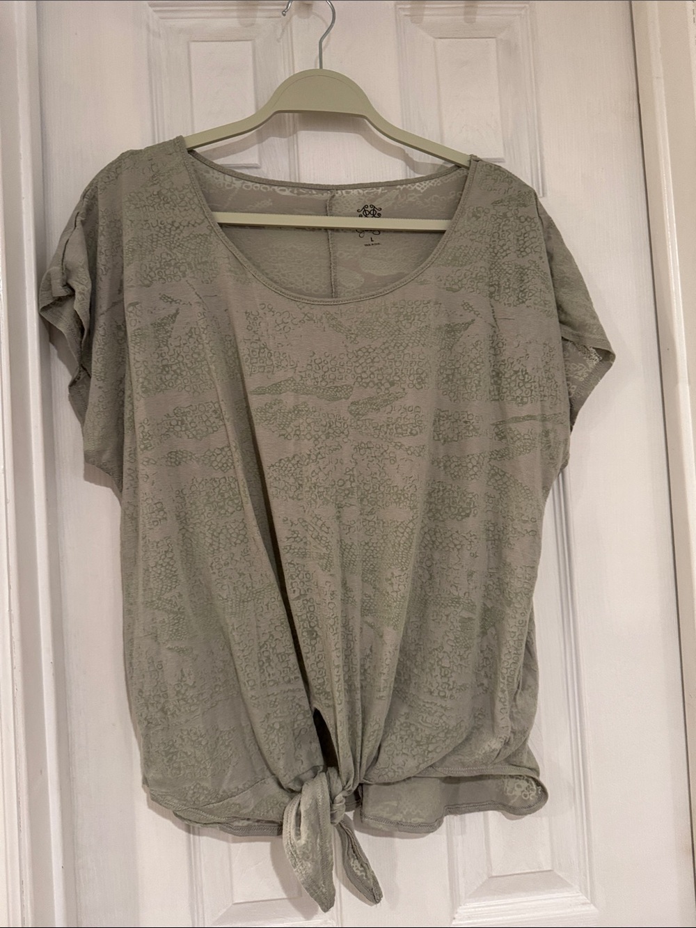 Jessica Simpson Light Sage Short Sleeve Tie-Front Top